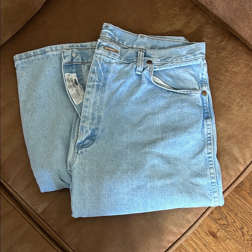 Wrangler Men's Light Blue Jeans